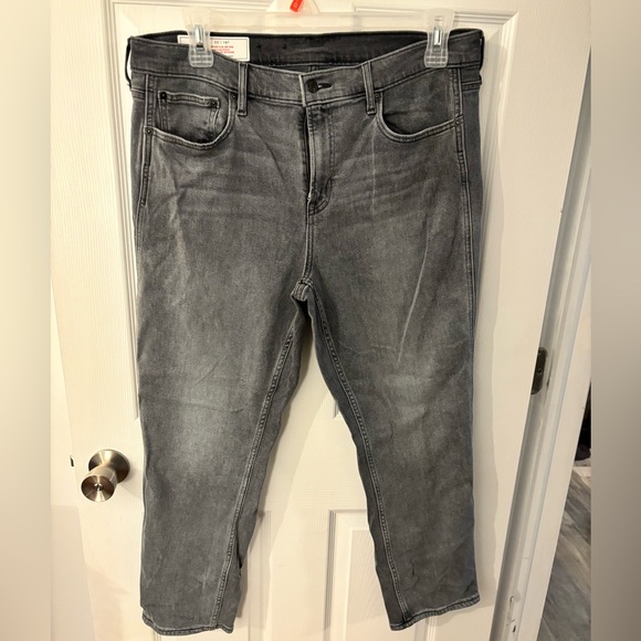 Women’s Gap Jeans - Picture 2 of 3